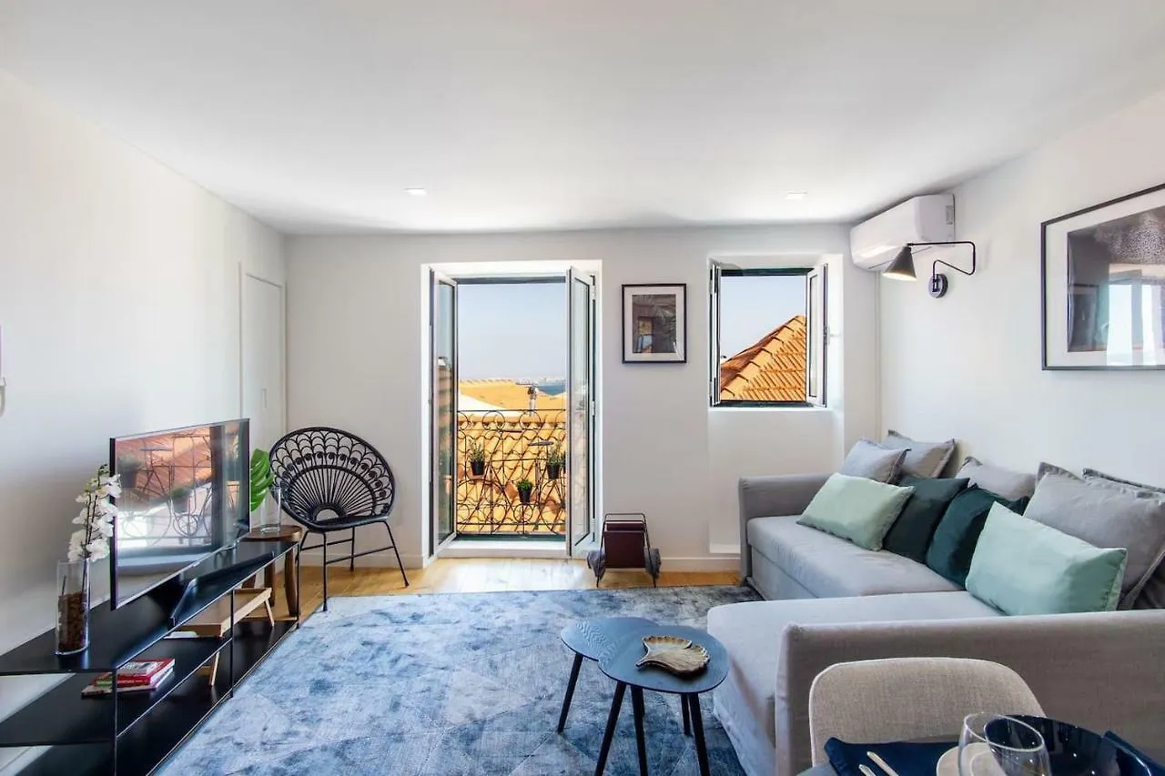 Lovelystay - Turquoise River View I Лиссабон Апартаменты